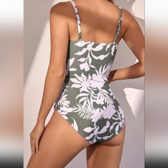 Floral Green and White One-Piece Swimsuit,New w Tags and Liner - Picture 2 of 3